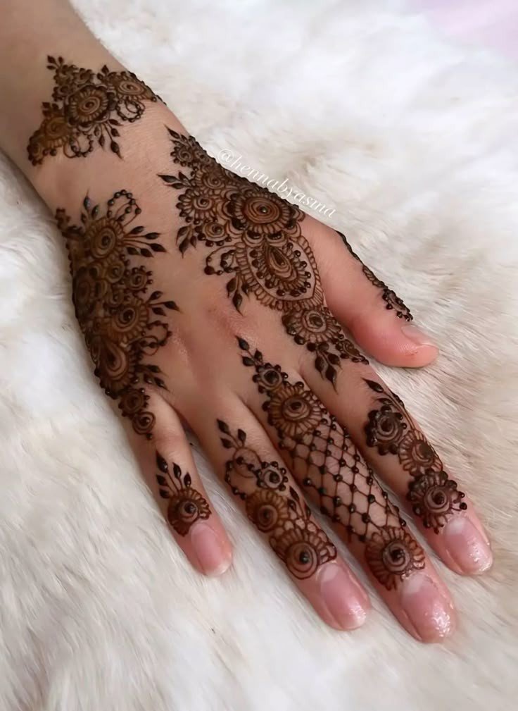 front-mehndi-design-easy-and-beautiful-back-hand-for-girl front-mehndi-design-easy-and-beautiful-back-hand-for-girl