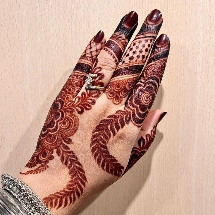 front-mehndi-design-easy-and-beautiful-chand front-mehndi-design-easy-and-beautiful-chand