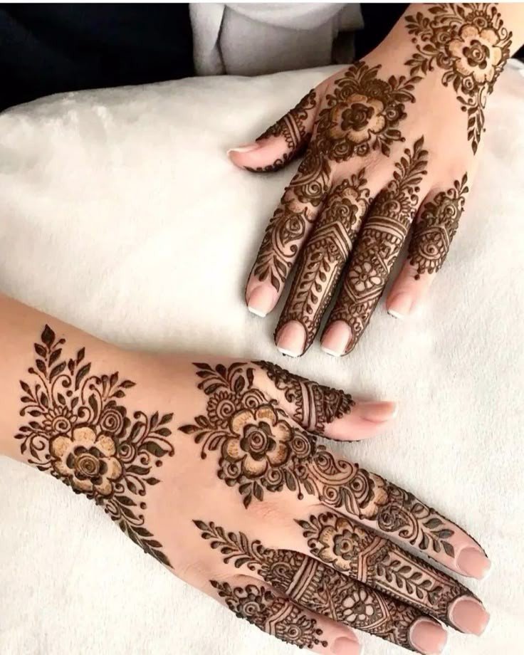 front-mehndi-design-easy-and-beautiful-for-girl front-mehndi-design-easy-and-beautiful-for-girl
