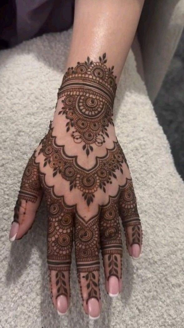 instagram-punjabi-royal-front-hand-mehndi-design instagram-punjabi-royal-front-hand-mehndi-design