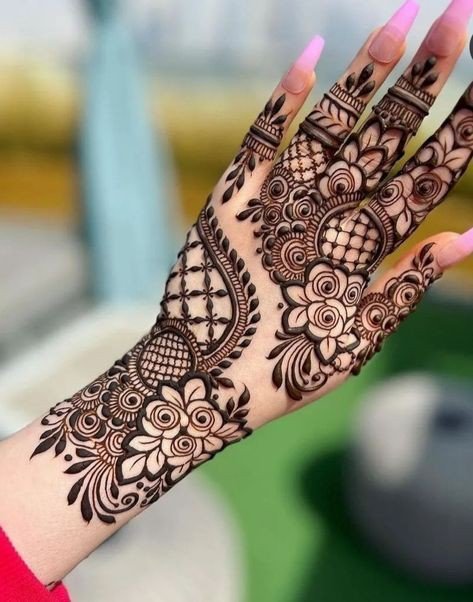mehndi-design-easy-and-beautiful-back-hand-for-girl mehndi-design-easy-and-beautiful-back-hand-for-girl