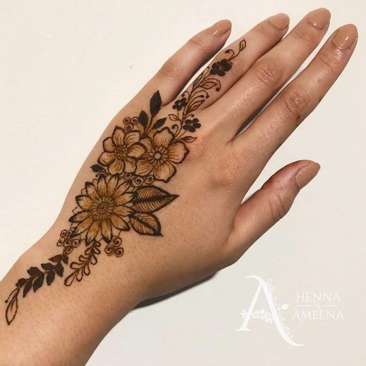 mehndi-design-easy-and-beautiful-for-front-hand-karva-chauth mehndi-design-easy-and-beautiful-for-front-hand-karva-chauth