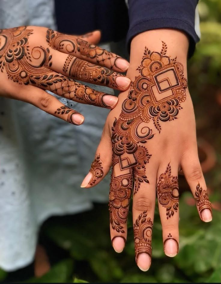 mehndi-design-easy-and-beautiful-full-hand-arabic-front