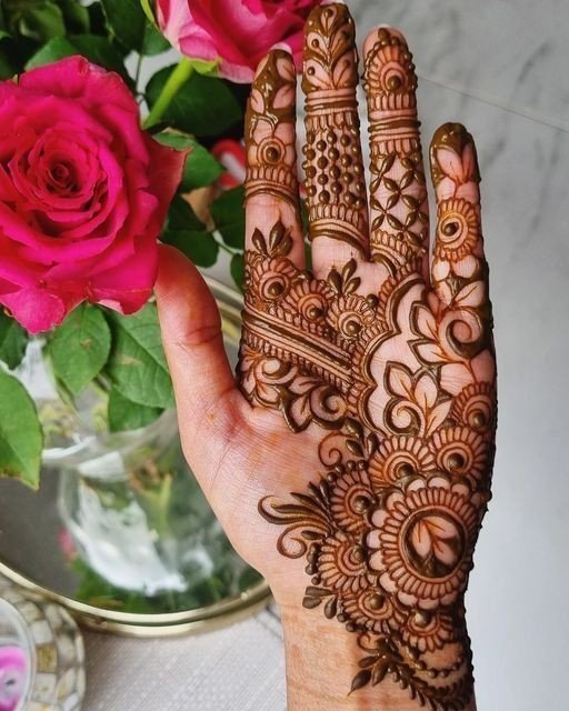 mehndi-design-on-real-hand mehndi-design-on-real-hand