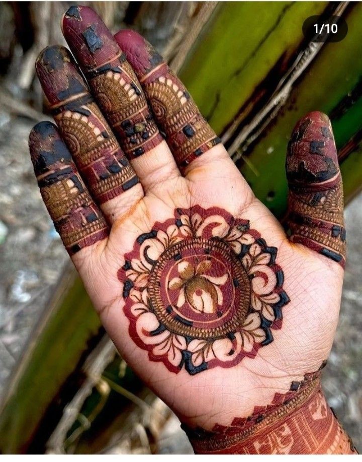 mehndi-design-simple-and-beautiful-front-hand