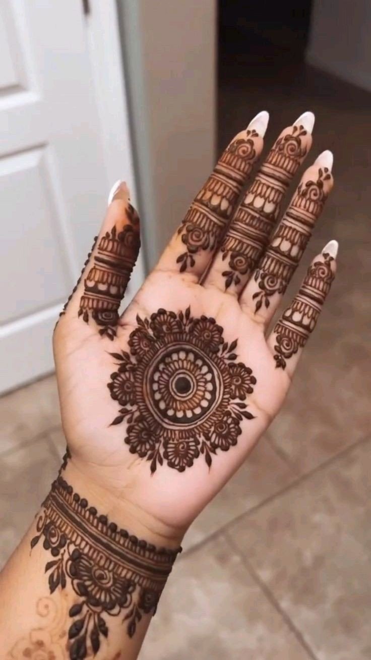 punjabi-royal-front-hand-mehndi-design punjabi-royal-front-hand-mehndi-design