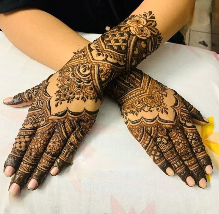 punjabi-royal-front-hand-mehndi-design punjabi-royal-front-hand-mehndi-design