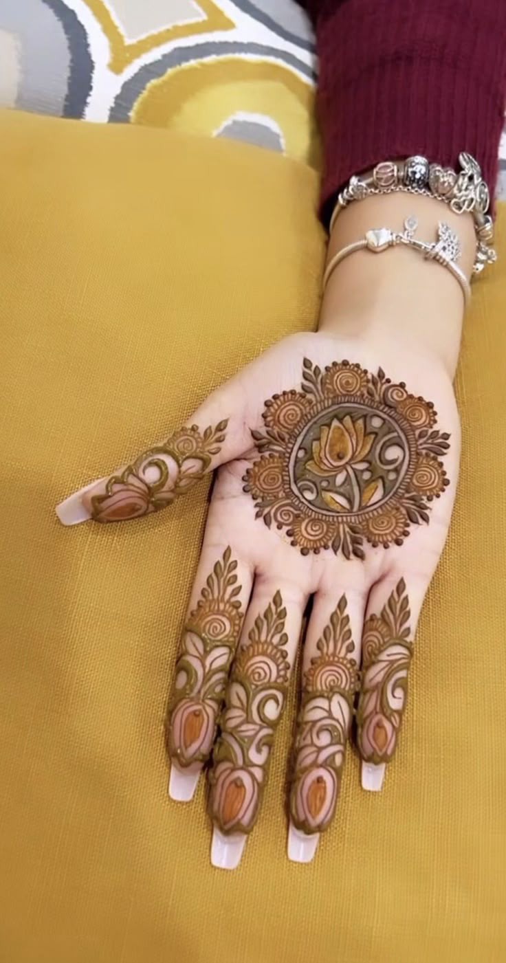 rose-arabic-mehndi-design
